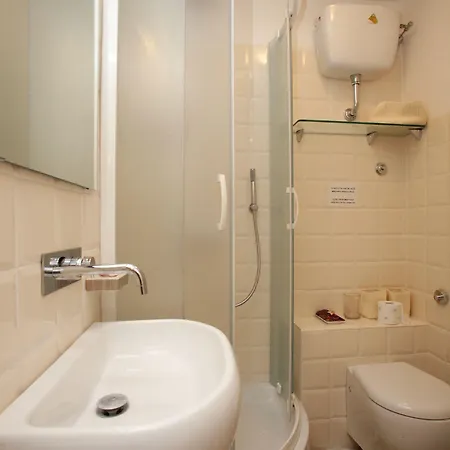 Il Leoncino 4* Рим